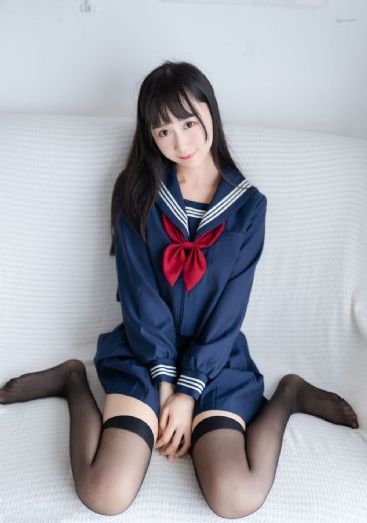 她扒下内裤让我爽了一夜动漫