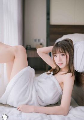 《钢铁魔女》